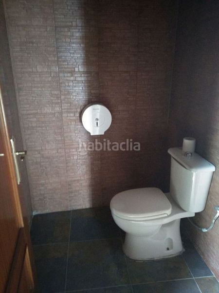 Foto 070b5a12-9613-42f2-9f9e-89e2bc588d1a. Lloguer edifici a Espartinas pueblo Espartinas