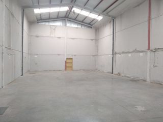Rent Industrial building  Extremadura. Nave 220m2 para almacen