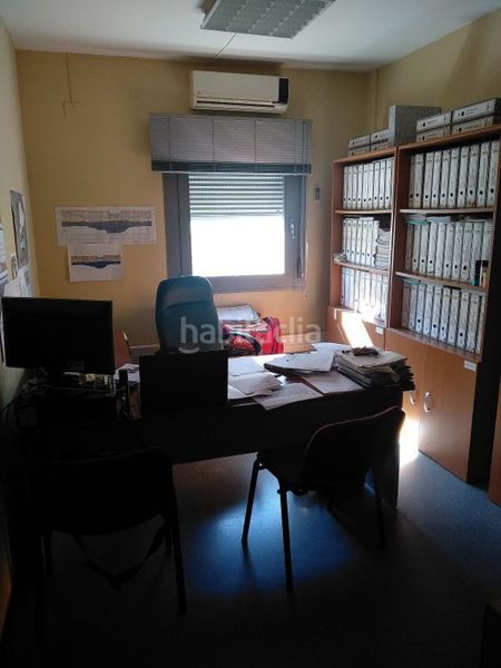 Foto 031c9698-ab49-4c67-b828-e694c8e22cd5. Ufficio in Gelves