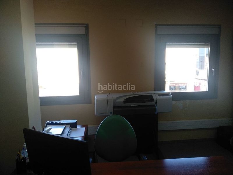 Foto 1d667591-84fa-405d-ba73-fe06f924fe77. Ufficio in Gelves