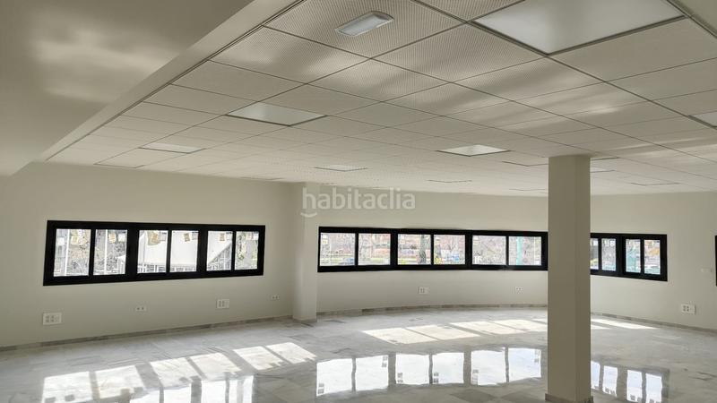 Foto aa308aea-1c09-45d0-a331-a1050be97e39. Alquiler oficina  cerca de la pasarela Pisa. en Mairena del Aljarafe