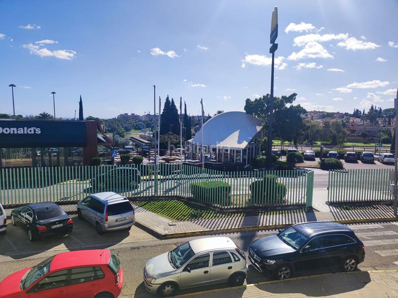 Foto d286c5c4-3fbc-4f1c-af93-1ad42739c4d8. Alquiler oficina  cerca de la pasarela Pisa. en Mairena del Aljarafe