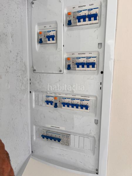 Foto d9bb63ee-362a-4a8f-b4e4-c244f5c085b4. Alquiler oficina  cerca de la pasarela Pisa. en Mairena del Aljarafe