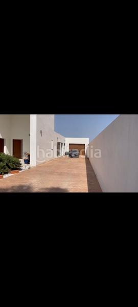 Foto 1735e67f-cd07-4578-9cde-81f32e184101. Casa chalet independiente con una moderna edificación en Mairena del Aljarafe