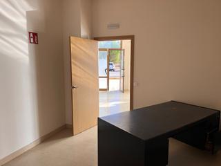Lloguer Local Comercial  Castilleja de la cuesta. Local comercial 240m2 pibo