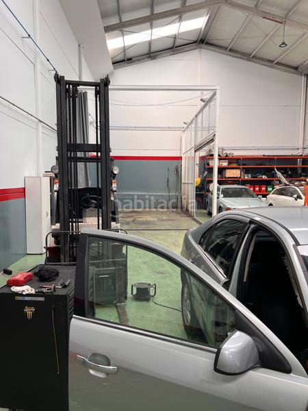 Foto 3c1b048b-b76e-4ab4-98c3-dabd5be9dd04. Alquiler nave industrial talles mecánico en funcionamiento!!! en Santiponce