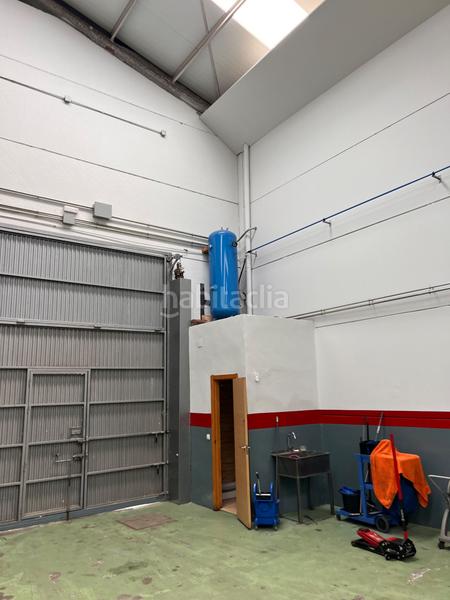 Foto 62da7efa-5d44-4207-8189-53fc5d5364ad. Alquiler nave industrial talles mecánico en funcionamiento!!! en Santiponce