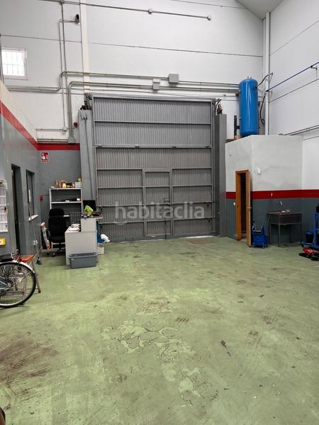 Foto 9725e821-065e-4178-b3f3-106c7882087f. Alquiler nave industrial talles mecánico en funcionamiento!!! en Santiponce