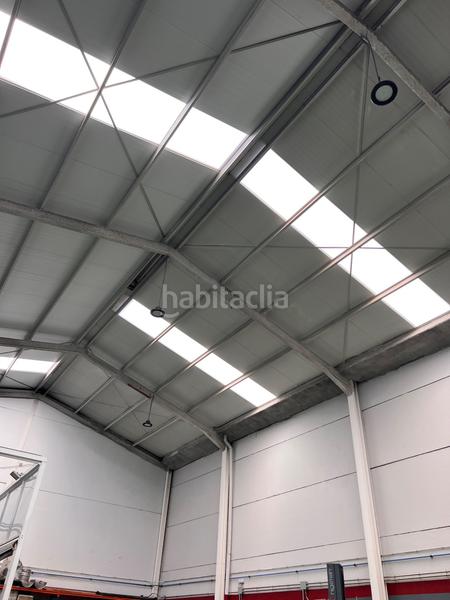 Foto b1902af5-a9d3-4685-bd7a-6d443062ff90. Alquiler nave industrial talles mecánico en funcionamiento!!! en Santiponce