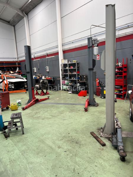 Foto a7633f5e-99cd-452a-8cd6-b04253c050d3. Rent industrial building in Santiponce