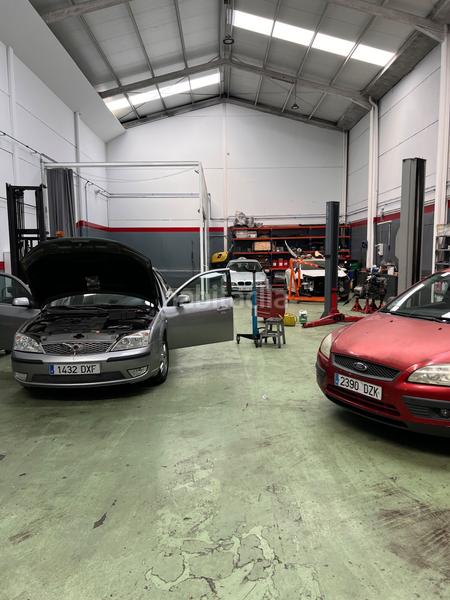 Foto ff1ffeba-b295-4ba4-acd8-c2dadb71591a. Rent industrial building in Santiponce