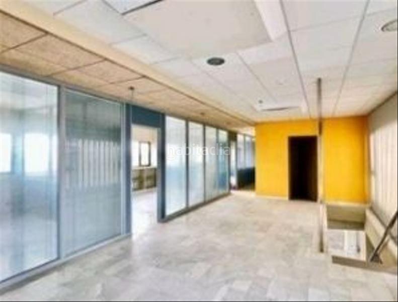 Foto 183d9ee4-1221-4fcc-bf4d-1f4548deb5e1. Alquiler oficina edificio completo con muchas posibilidades de negocio. en Mairena del Aljarafe