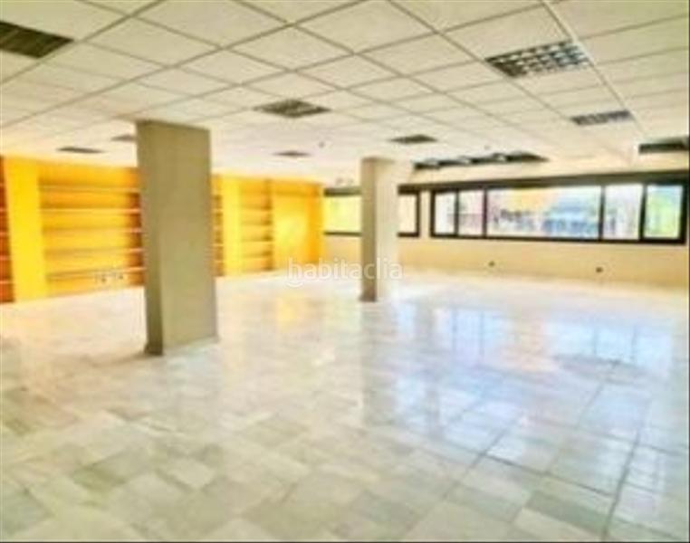 Foto 352b3ed1-7760-43c5-84b1-bc5b59a8e765. Alquiler oficina edificio completo con muchas posibilidades de negocio. en Mairena del Aljarafe