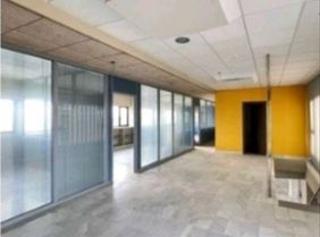 Location Bureau  Juventud. Edificio completo con muchas posibilidades de negocio.