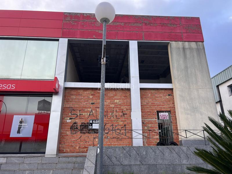 Foto ed94acc6-9ce0-4455-83e4-ae798e3988f8. Local comercial en comercio 8 edificio para comercio u oficinas en Mairena del Aljarafe