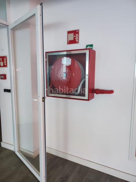 Foto 14d51c26-d31d-48af-863f-eb2df329374c. Bâtiment à usage industriel dans Gelves