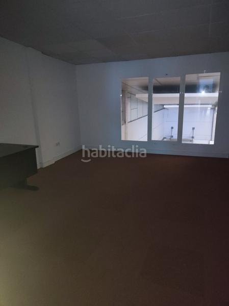 Foto 1a8f338d-70fa-42cd-9fe1-b290fd1991d8. Bâtiment à usage industriel dans Gelves