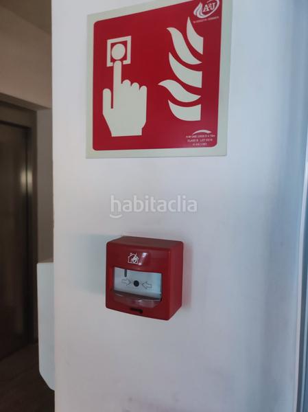 Foto 99feefe7-e559-4f98-85c2-e8cfa06c9767. Bâtiment à usage industriel dans Gelves