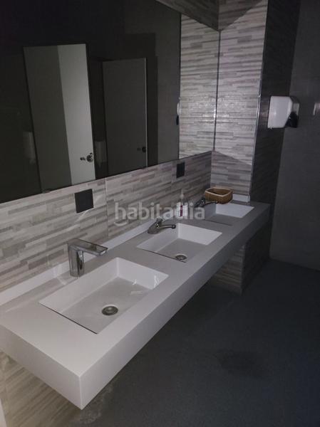 Foto d94ab43c-a656-4534-b16b-d19a519c60b6. Bâtiment à usage industriel dans Gelves