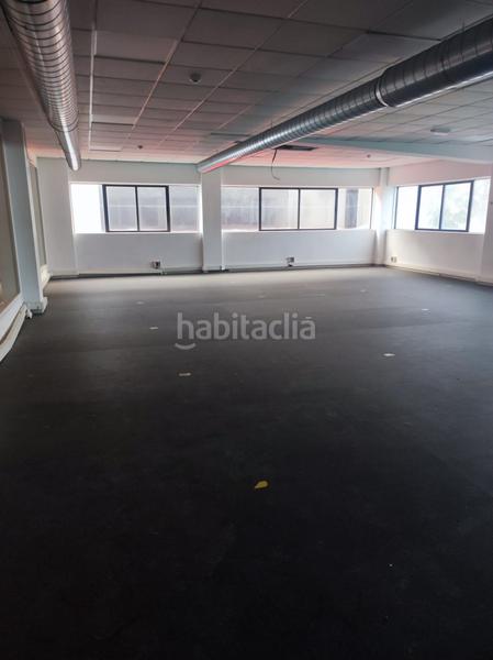 Foto dcda6870-1a65-43b5-a4cd-dd5362bda9dc. Bâtiment à usage industriel dans Gelves