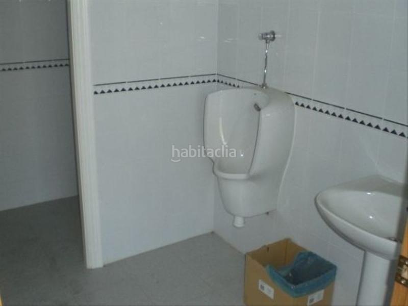 Foto f18e9159-c09d-496c-8560-3493a57dd9df. Bâtiment à usage industriel dans Gelves