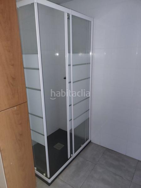 Foto f2be42eb-3ba6-4e81-928c-705860d4d8fa. Bâtiment à usage industriel dans Gelves