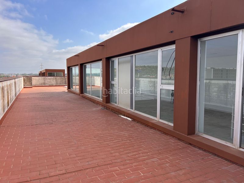 Foto d29d1ae7-5683-4dab-b230-a9a6a64519ad. Alquiler edificio  en alquiler citec en Gelves