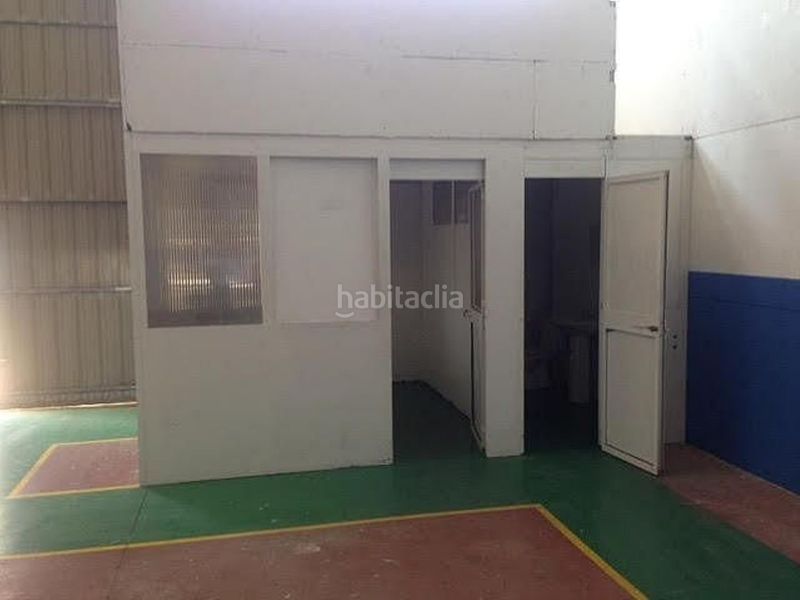 Foto d12e5694-4a96-4a4f-b3fa-88497a91876f. Fabrikhalle in formación 1 in Gelves