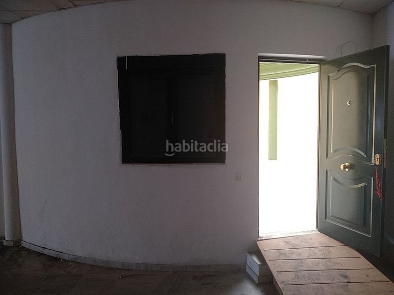 Foto 69e1dc77-f81c-4359-a473-f8e627a2d0ca. Local comercial a Bollullos de la Mitación