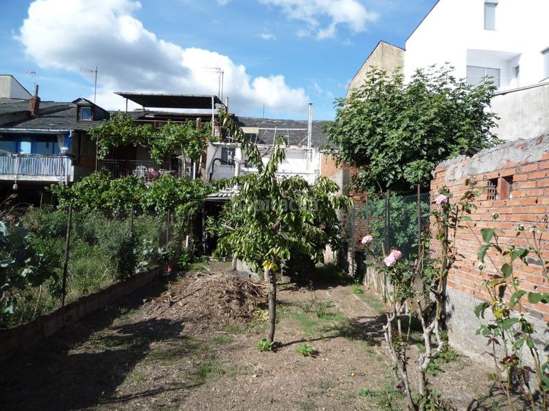 Foto fdfbaeda-16ff-4682-9b6e-6b94e566e0eb. Casa a Cacabelos