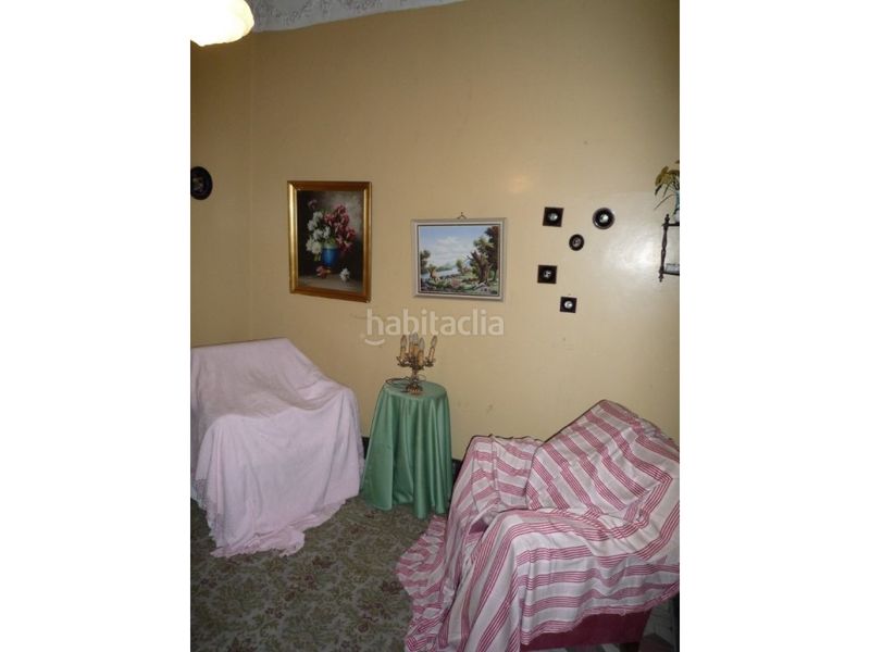 Foto 22795040-1061-4058-abf9-a40e8edf67b2. Casa amb aparcament a Cacabelos