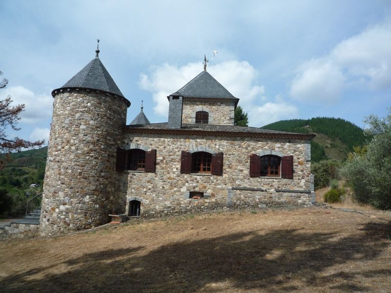 Foto e90979e3-e456-4822-8d36-3733ef56d008. Casa a Cacabelos
