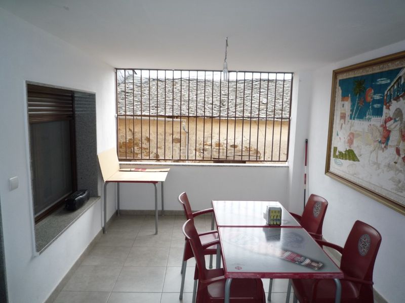 Foto 1689b4ff-a639-437c-8e3d-ba7203fbbe89. Casa amb aparcament a Cacabelos