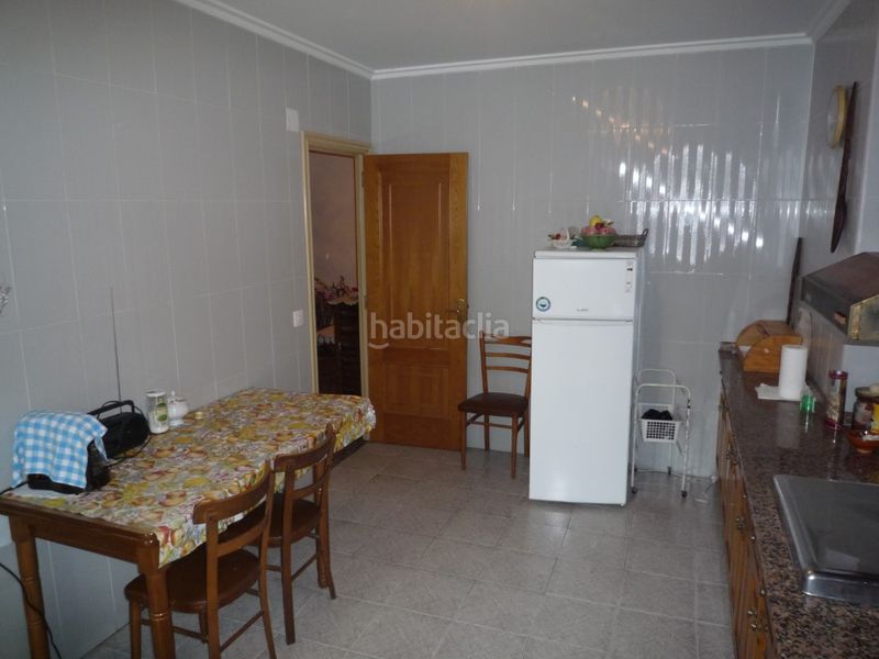 Foto 8c704e6a-2b30-4bd2-9655-6e1da1d179d3. Casa amb aparcament a Cacabelos