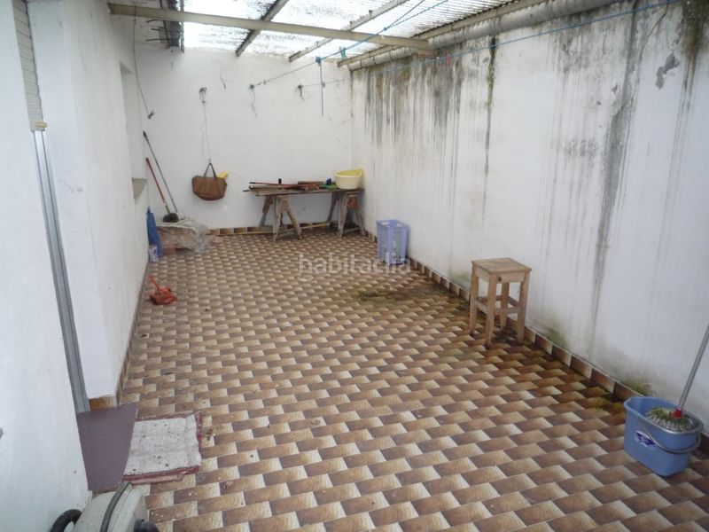 Foto ae9c64c5-8c65-493e-ae69-1107c17bdd37. Casa amb aparcament a Cacabelos