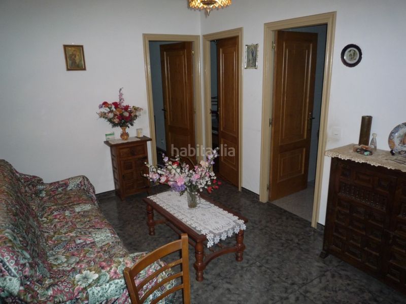 Foto de38b2f3-36fb-4730-9526-808134b854ed. Casa amb aparcament a Cacabelos