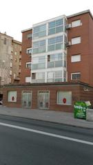 Lloguer Local Comercial  Avinguda de la pedra del diable. Local a pie de carretera, en la avinguda catalunya.