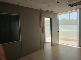 Locale commerciale in Carrer del Comte de Montemolin