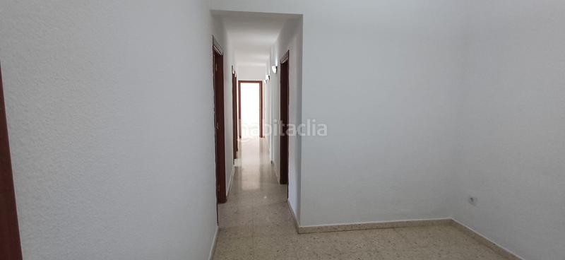 Foto 7d9de8a7-2a3f-4d64-a537-a8fe74a61c2e. Piso gran piso luminoso en Poniente-Faro Torre del Mar