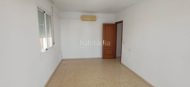 Foto ec18c238-2f2d-4ea0-9c2a-9ca6d00c0f8e. Piso gran piso luminoso en Poniente-Faro Torre del Mar