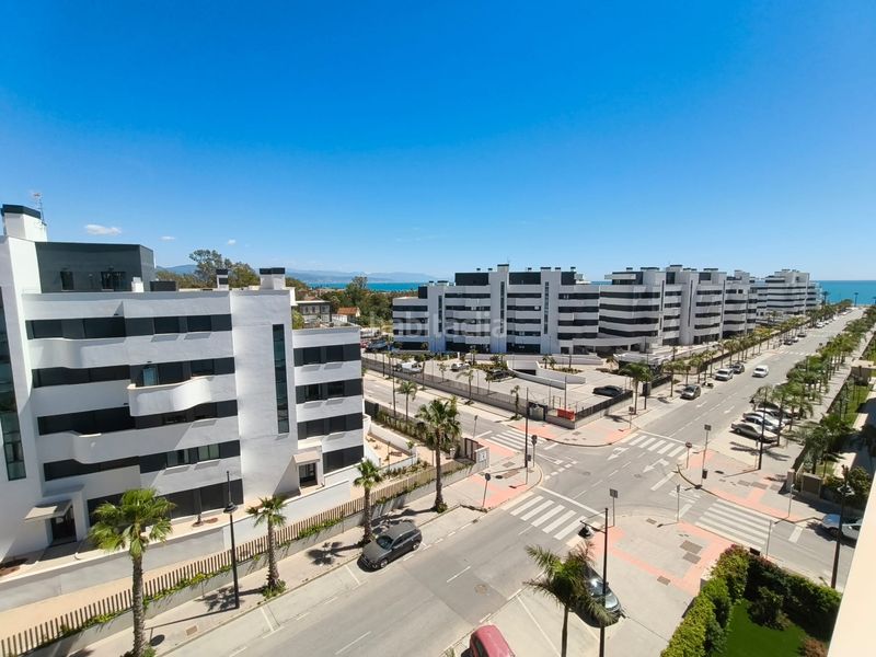 Foto 227183f2-1b47-40d9-ab40-98226d57c07e. Àtic amb piscina a Los Álamos Torremolinos