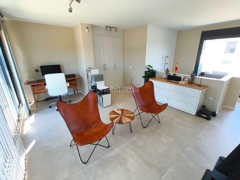 Foto 63f6f31c-bd09-4a15-b142-28553b68d941. Àtic amb piscina a Los Álamos Torremolinos