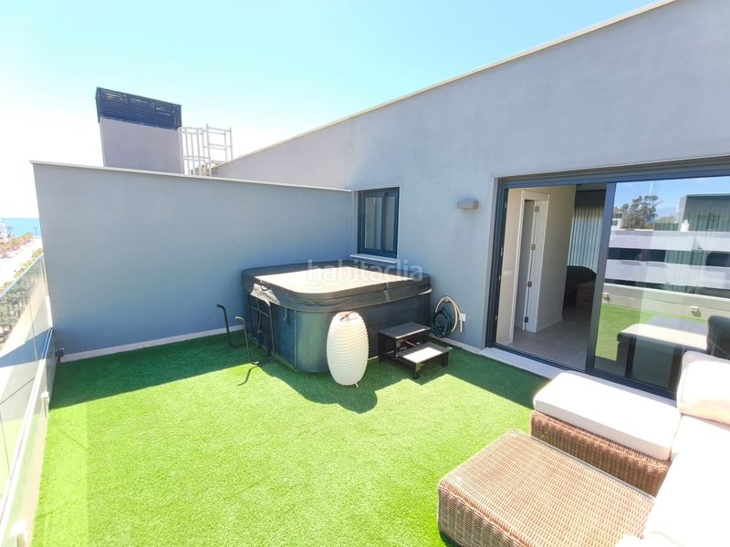 Foto 9dcaff41-6482-4f91-b038-5c2fb03c54a7. Àtic amb piscina a Los Álamos Torremolinos