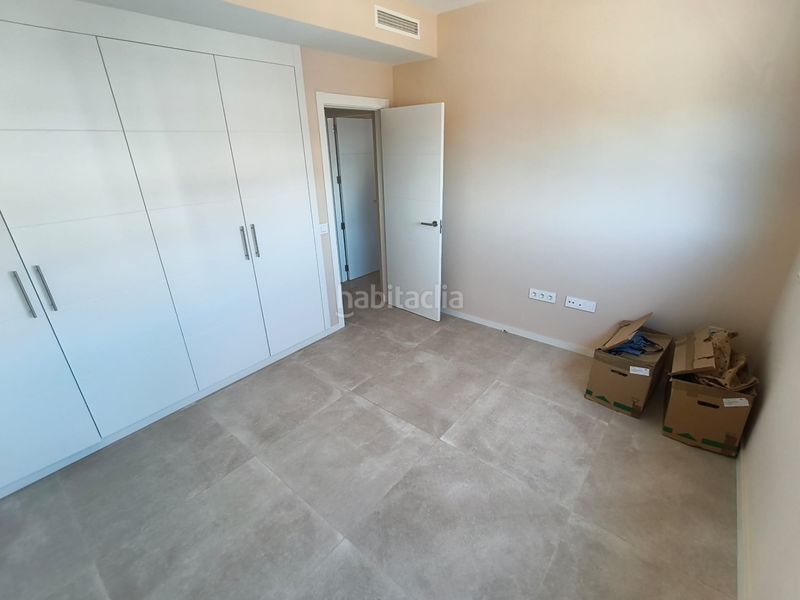 Foto e38f3da4-b586-4986-885f-72baf3e180d9. Àtic amb piscina a Los Álamos Torremolinos