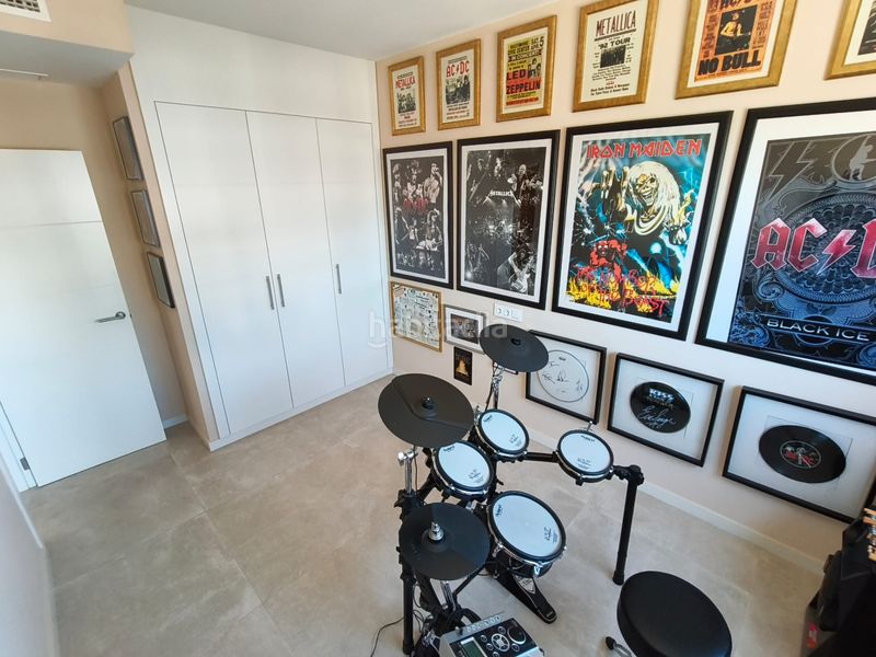 Foto fc4447ee-baa6-4715-8115-5e4f8a80a1d5. Àtic amb piscina a Los Álamos Torremolinos