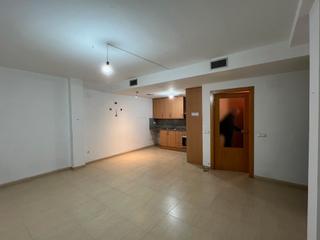 Appartement à Pla de Santa Maria (El). Piso bien conservado con terraza, plaza de parquing y trastero