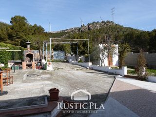 Chalet in Cabra del Camp. Chalet con jard�n situado en urbanizaci�n, ideal para disfrutar