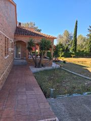 Xalet a Montmell (El). Exclusivo chalet de planta baja con jard�n privado, garaje y por