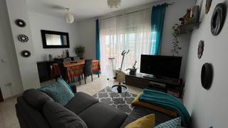 Dúplex a Carrer viena 112a. Bonito dúplex ubicado en mas oliva, en una zona tranquila del pu
