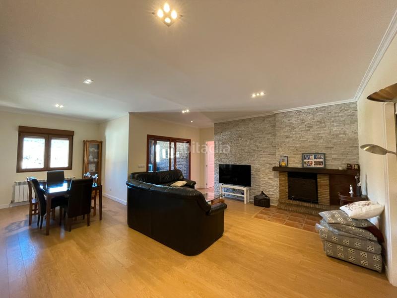 Foto 0476ceeb-81f9-48d4-b778-51bcdc77994d. Pis amb xemeneia calefacció a Cercedilla